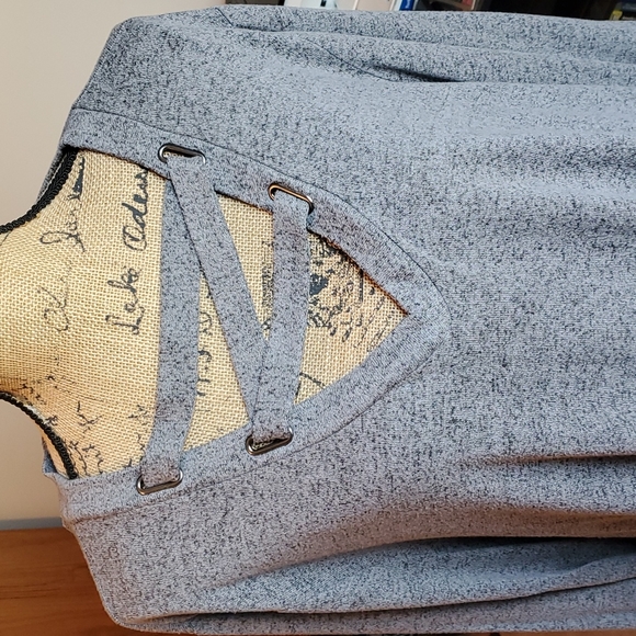 Maurices size 3X heathered charcoal gray sweater with criss cross v-neck - Picture 3 of 9